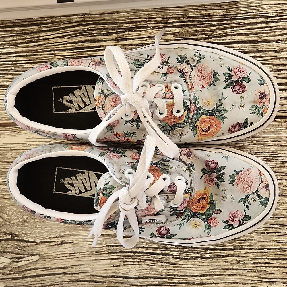 Vans - Picture 2 of 7